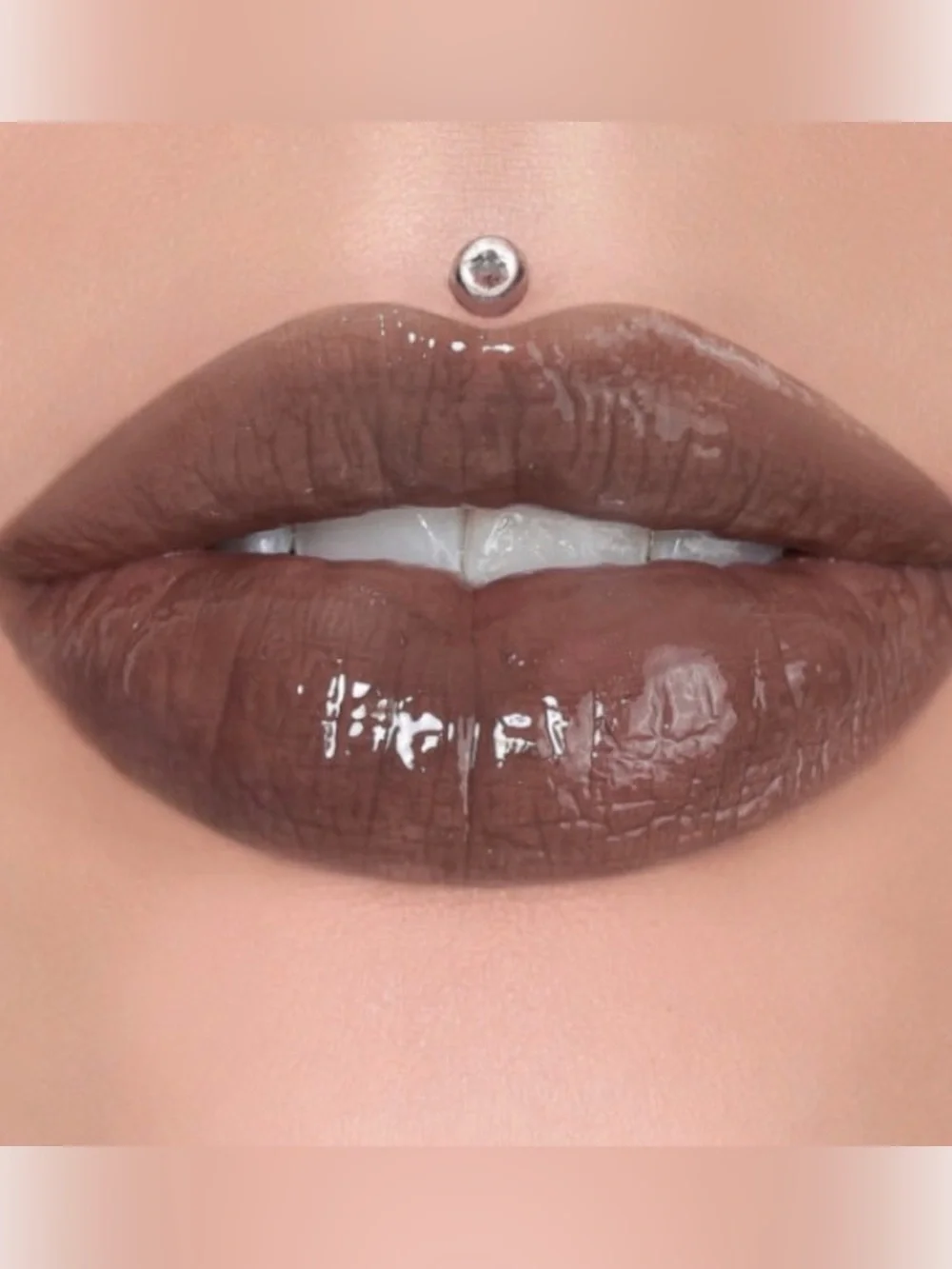 Jeffree Star untouchable high Gloss Sheer Brown Nude Shine
